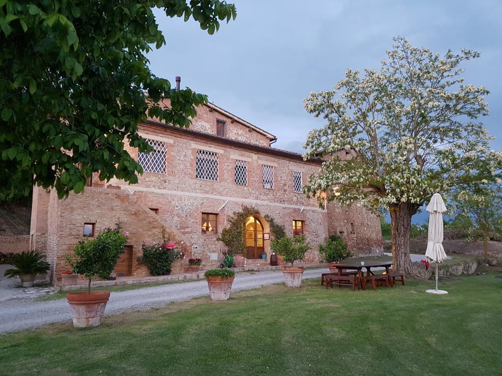Fattoria Le Pietre Vive Di Montaperti Apartman Monteaperti  Kültér fotó